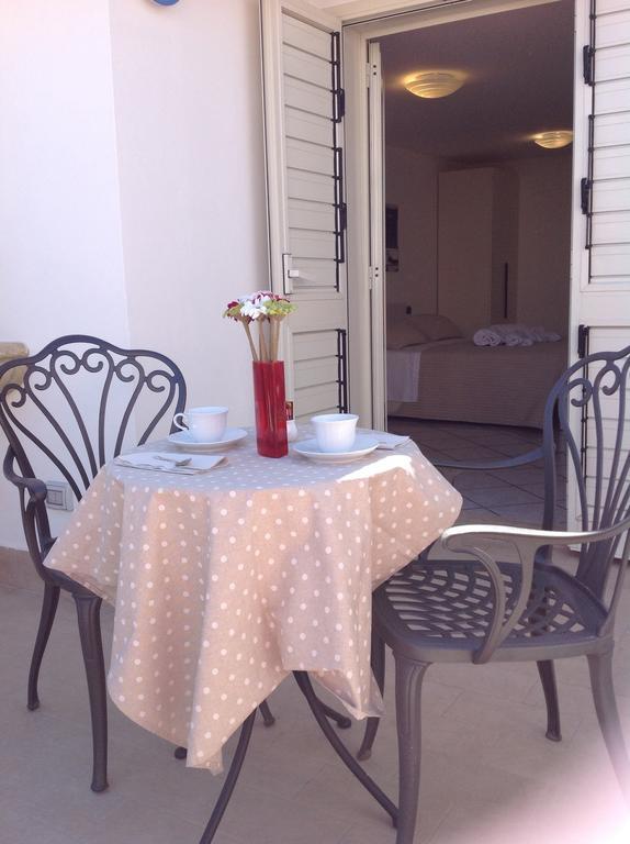 B&B A Casa Di Amici Giardini Naxos Eksteriør bilde