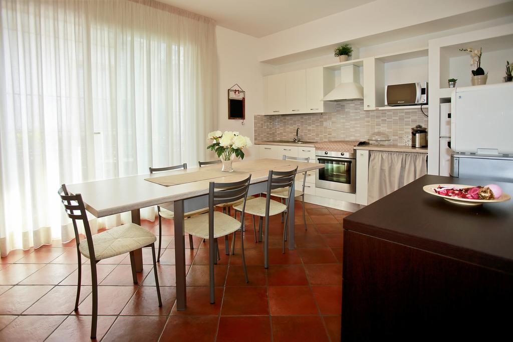 B&B A Casa Di Amici Giardini Naxos Eksteriør bilde