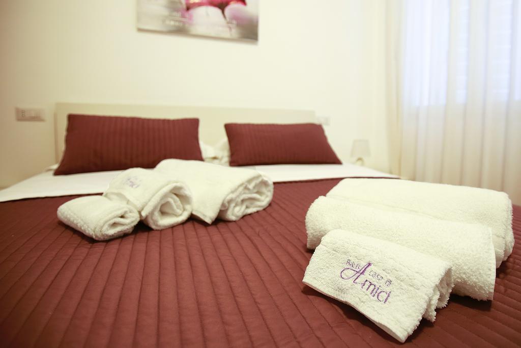 B&B A Casa Di Amici Giardini Naxos Eksteriør bilde