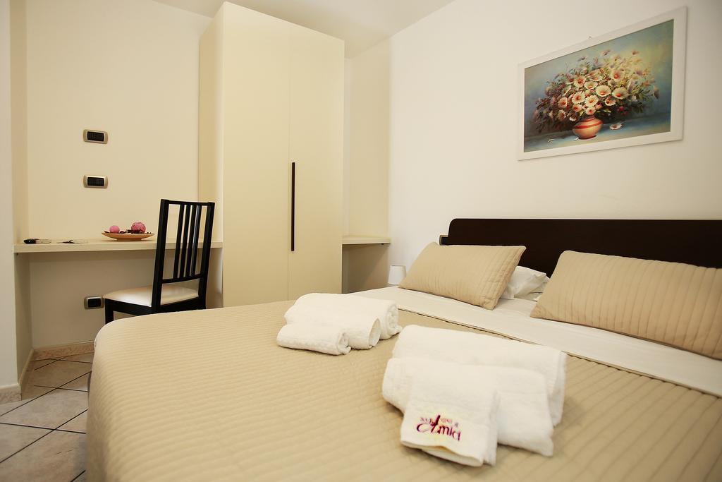 B&B A Casa Di Amici Giardini Naxos Eksteriør bilde