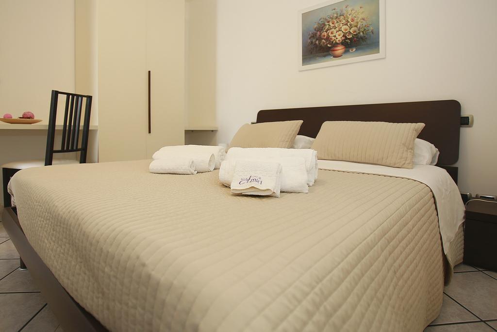 B&B A Casa Di Amici Giardini Naxos Eksteriør bilde