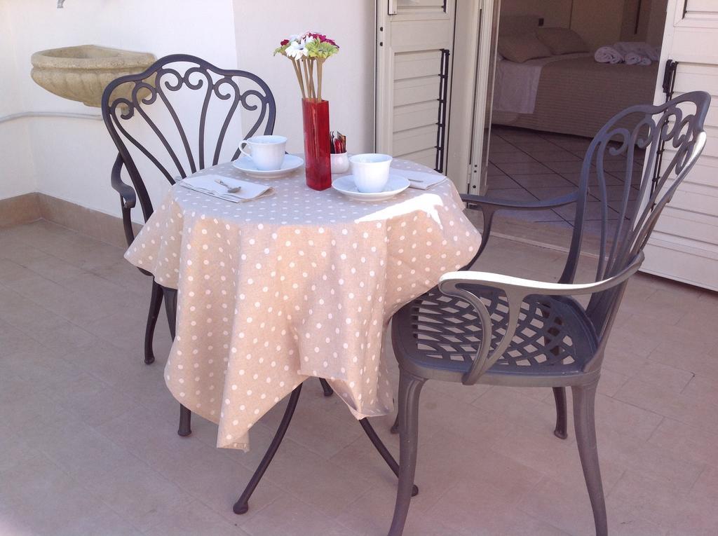 B&B A Casa Di Amici Giardini Naxos Eksteriør bilde