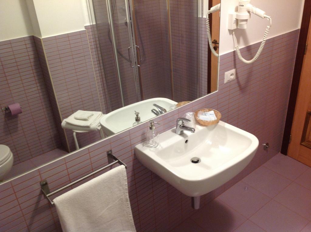 B&B A Casa Di Amici Giardini Naxos Eksteriør bilde